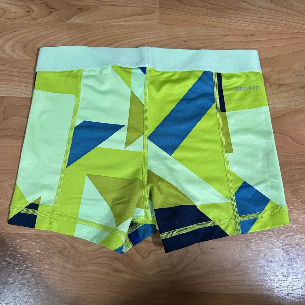 Nike Pro Shorts - Picture 2 of 5